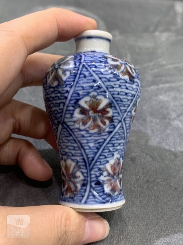 清中期青花釉里红缠枝花卉纹鼻烟壶 - 图5